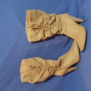 New York & Company Size 10 Warm Taupe Tie-Detail Slouch Boot
